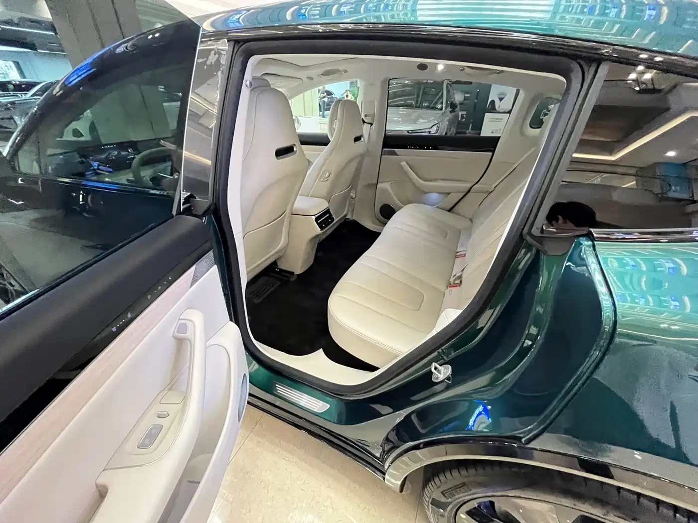 Zhijie Luxeed R7 2026 2025 Extended Range 360km Max