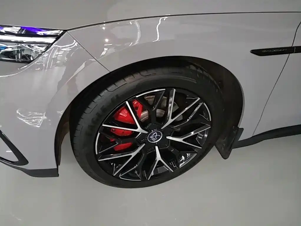 BYD Han 2025 DM-i 125KM Premium фото 23