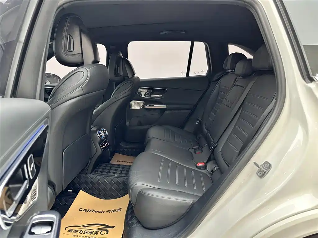 Mercedes-Benz GLC 2023 GLC 300 L 4MATIC Sport 5-Seater фото 9