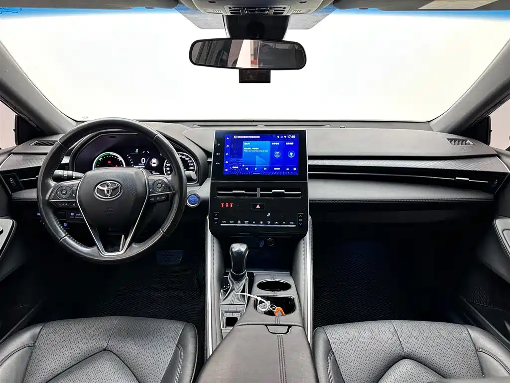 Toyota Avalon 2022 Hybrid 2.5L Luxury Edition фото 10