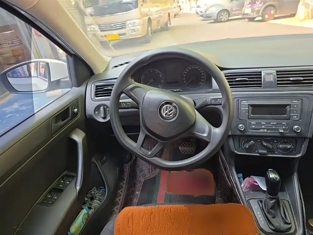 Volkswagen Santana 2016 1.6L Automatic Trend Edition фото 3