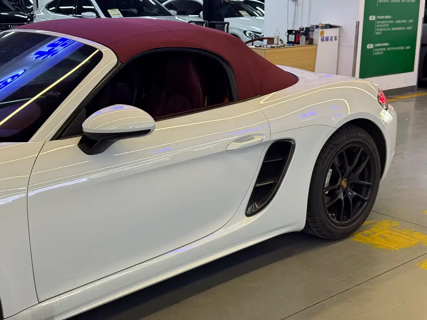Porsche 718 2018 Boxster 2.0T фото 5
