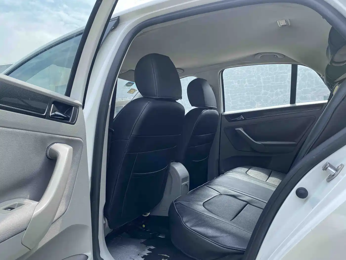 Volkswagen Bora 2014 1.6L Automatic Fashion Edition фото 5
