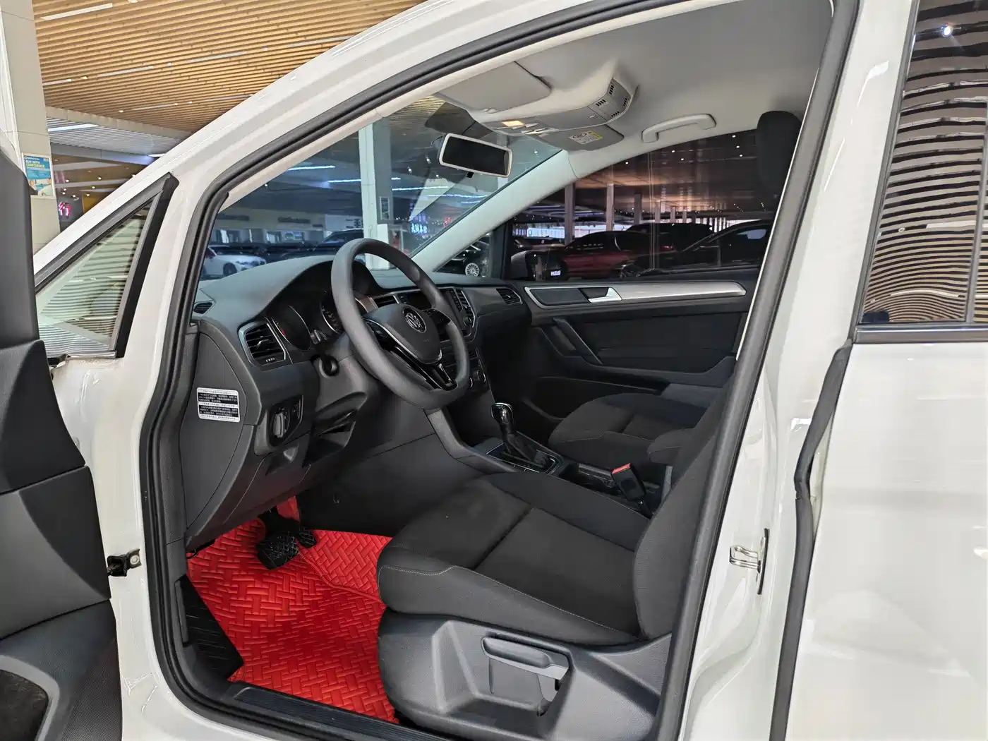 Volkswagen Golf Sportsvan 2016 1.6L Automatic Comfort фото 7