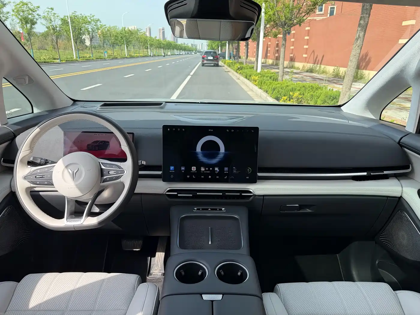 Voyah Auto Voyah Dreamer 2025 PHEV AWD Flagship Qian Kun Edition фото 13