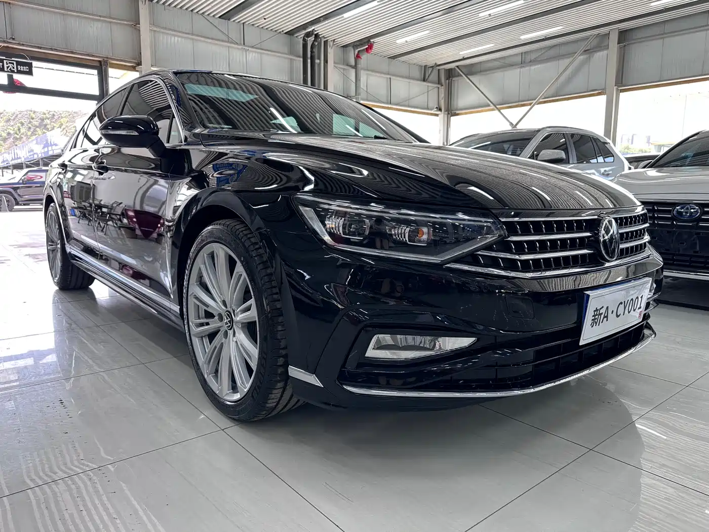 Volkswagen Magotan 2023 2 Million Units Anniversary Edition 330TSI DSG Leading Type фото 3