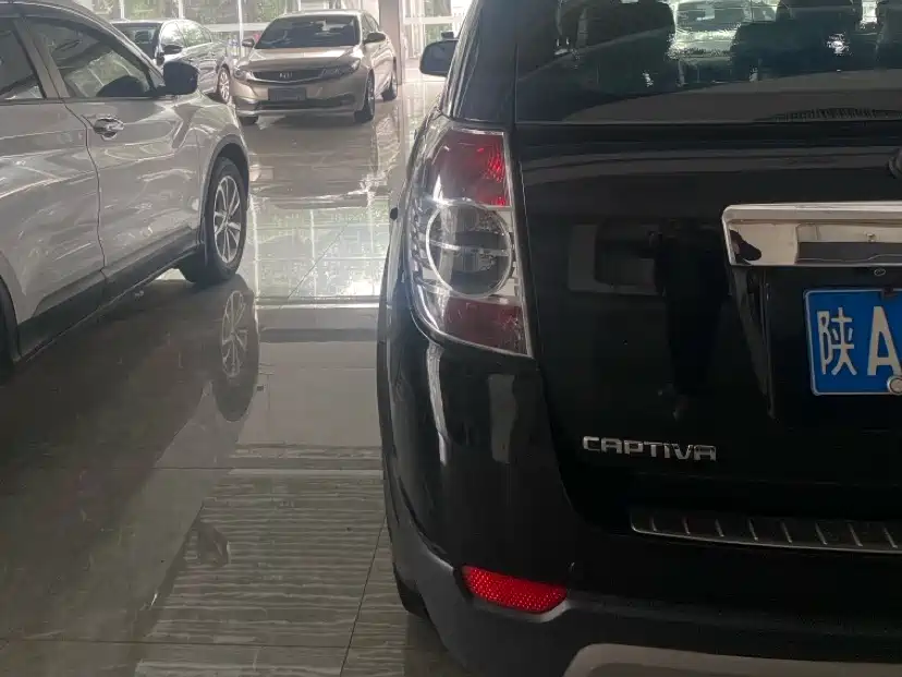 Chevrolet Captiva 2013 2.4L 2WD Urban Edition 7-seater фото 6