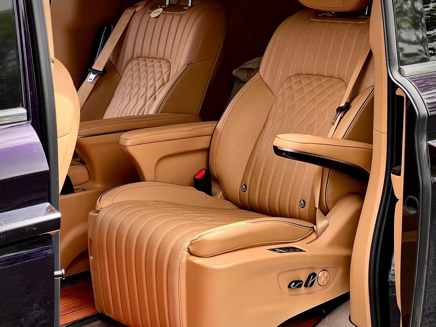 Voyah Auto Voyah Dreamer 2024 PHEV Extended Range Flagship Edition фото 11