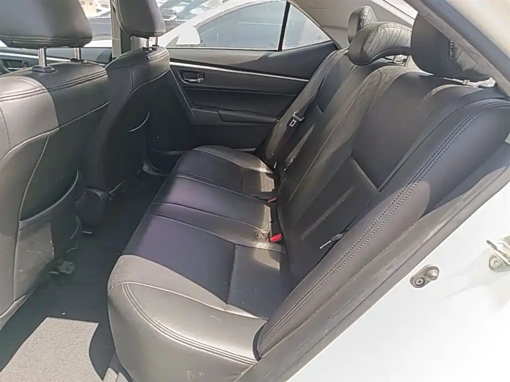 Toyota Corolla 2018 1.2T S-CVT GL Smart Edition фото 17