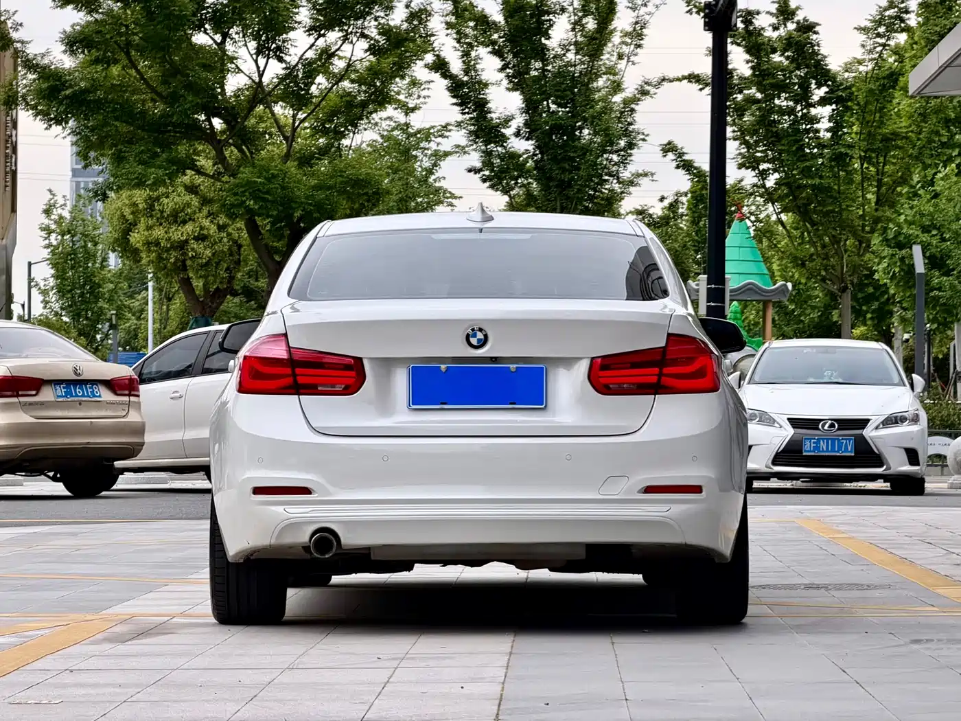 BMW 3 Series 2017 318i Fashion фото 5