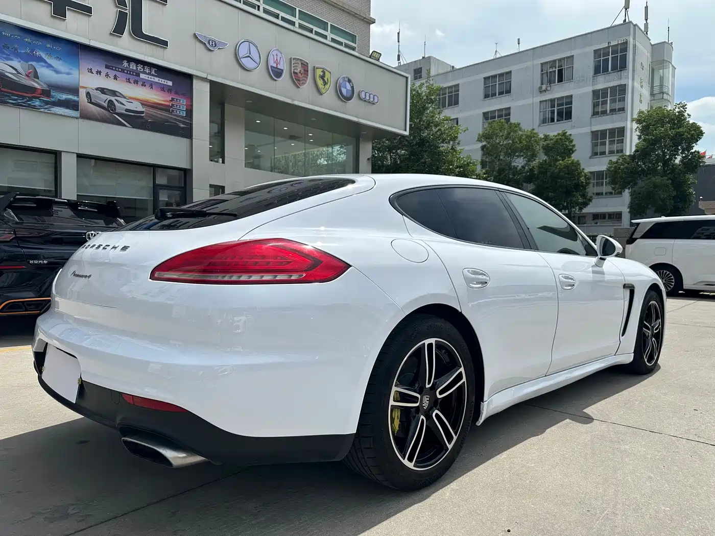Porsche Panamera 2014 Panamera 4 3.0T фото 4
