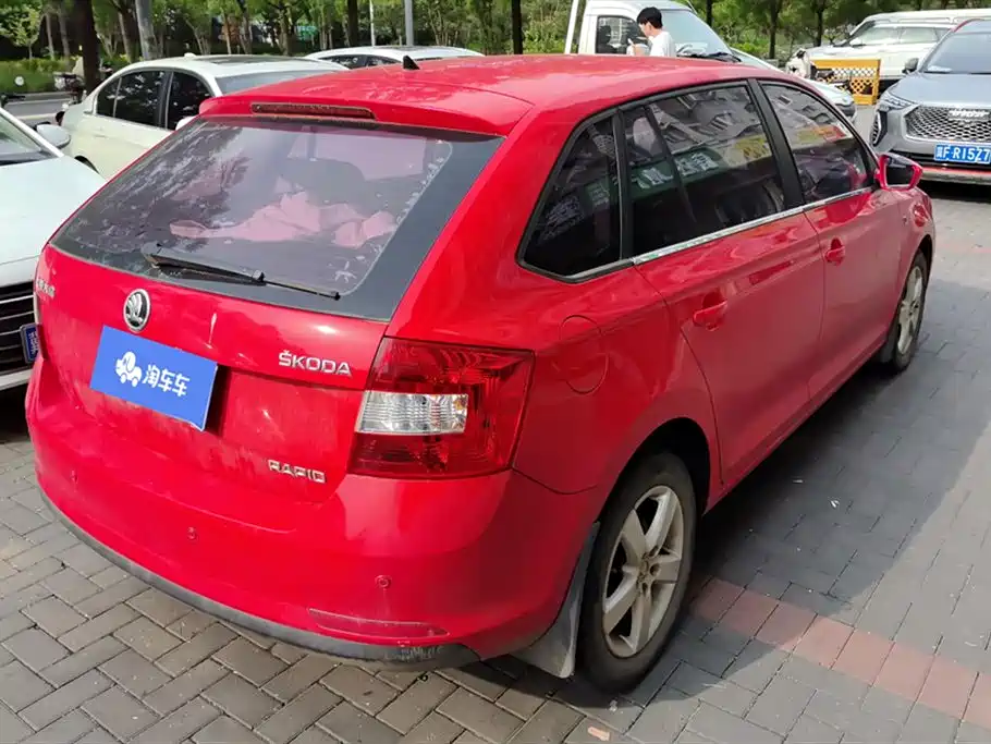 Škoda Skoda Rapid Spaceback 2014 1.6L Manual乐享版 фото 3