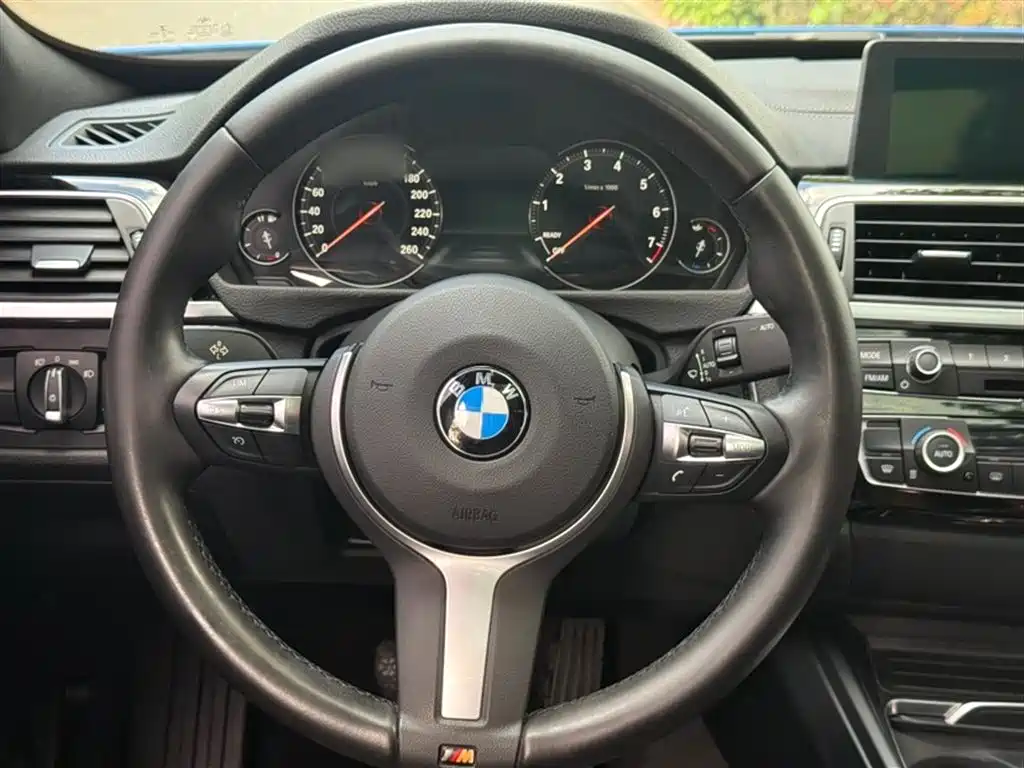 BMW 3 Series GT 2020 320i M Sport Package фото 15