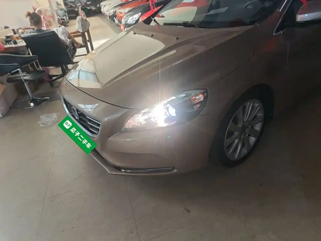 Фото 24 - Volvo V40