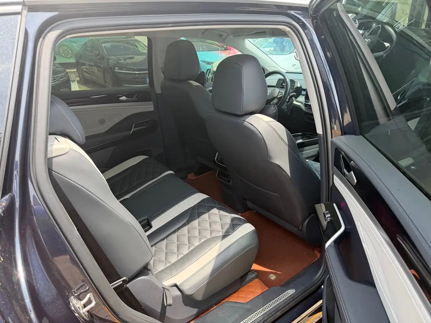 Volkswagen ID.6 CROZZ 2022 Long Range Lite PRO Version фото 11