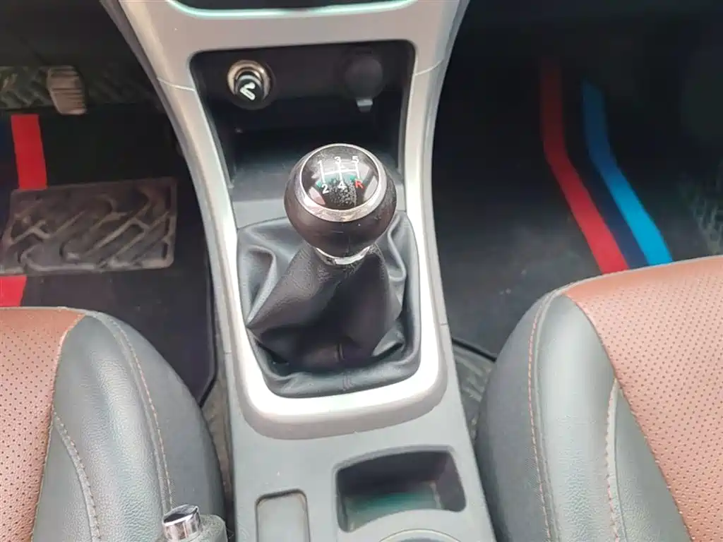 BYD F3 2015 Energy-saving Edition 1.5L Manual Comfort фото 14