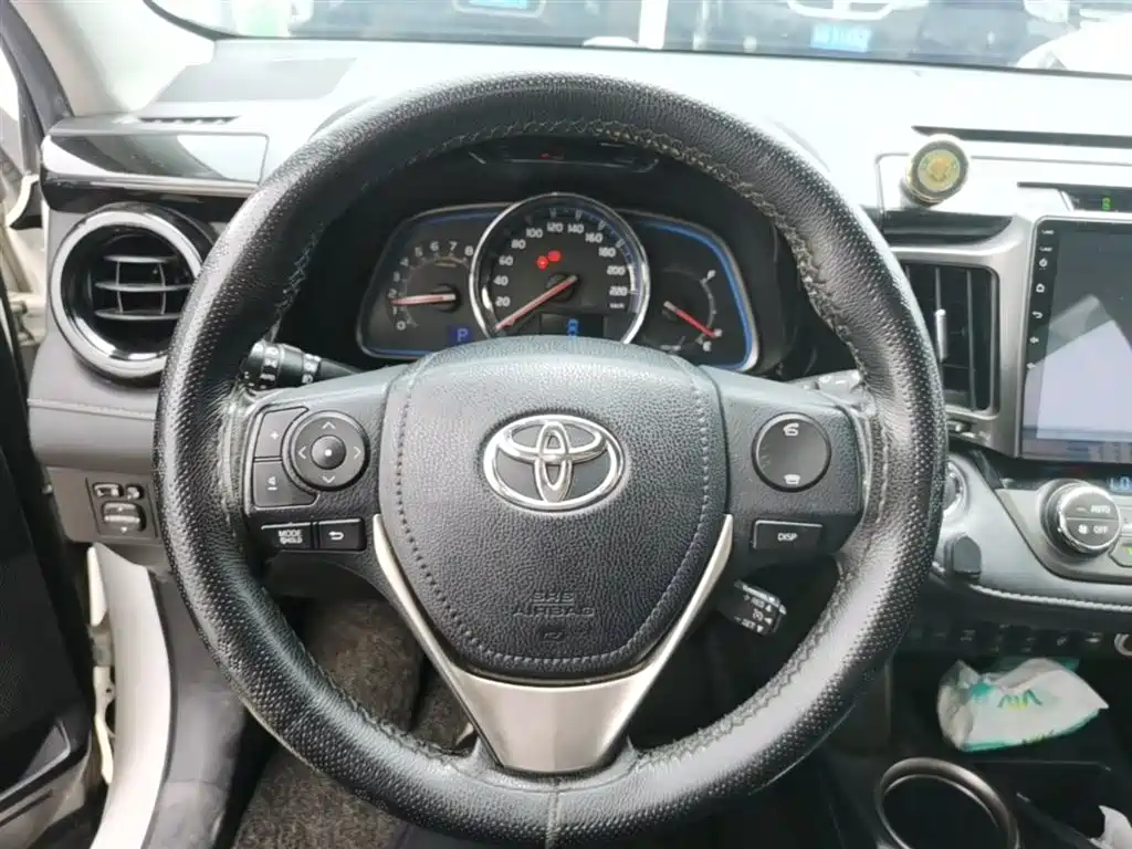 Toyota RAV4 Rongfang 2015 2.5L Automatic 4WD Luxury Edition фото 11
