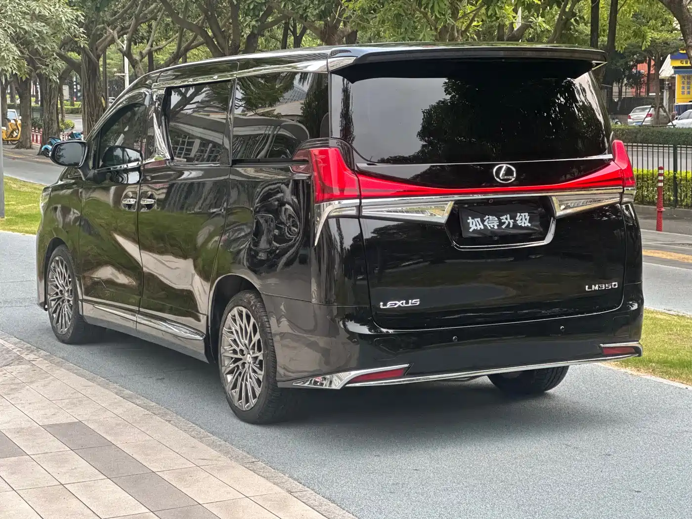 Toyota Alphard 2011 3.5L Luxury Edition фото 9