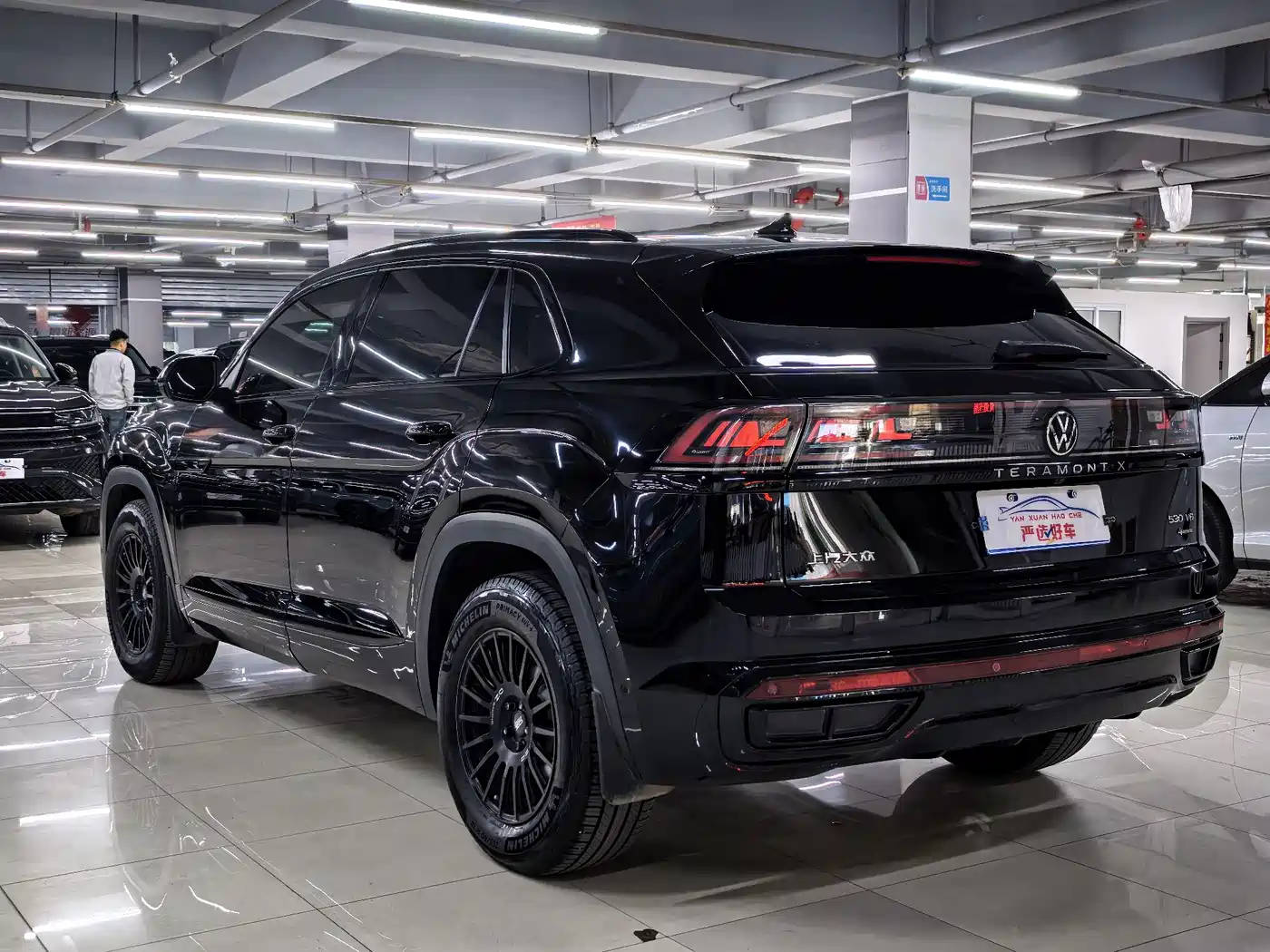 Volkswagen Teramont 2024 Touareg X 530 V6 4WD Dragon Auspicious Edition фото 9