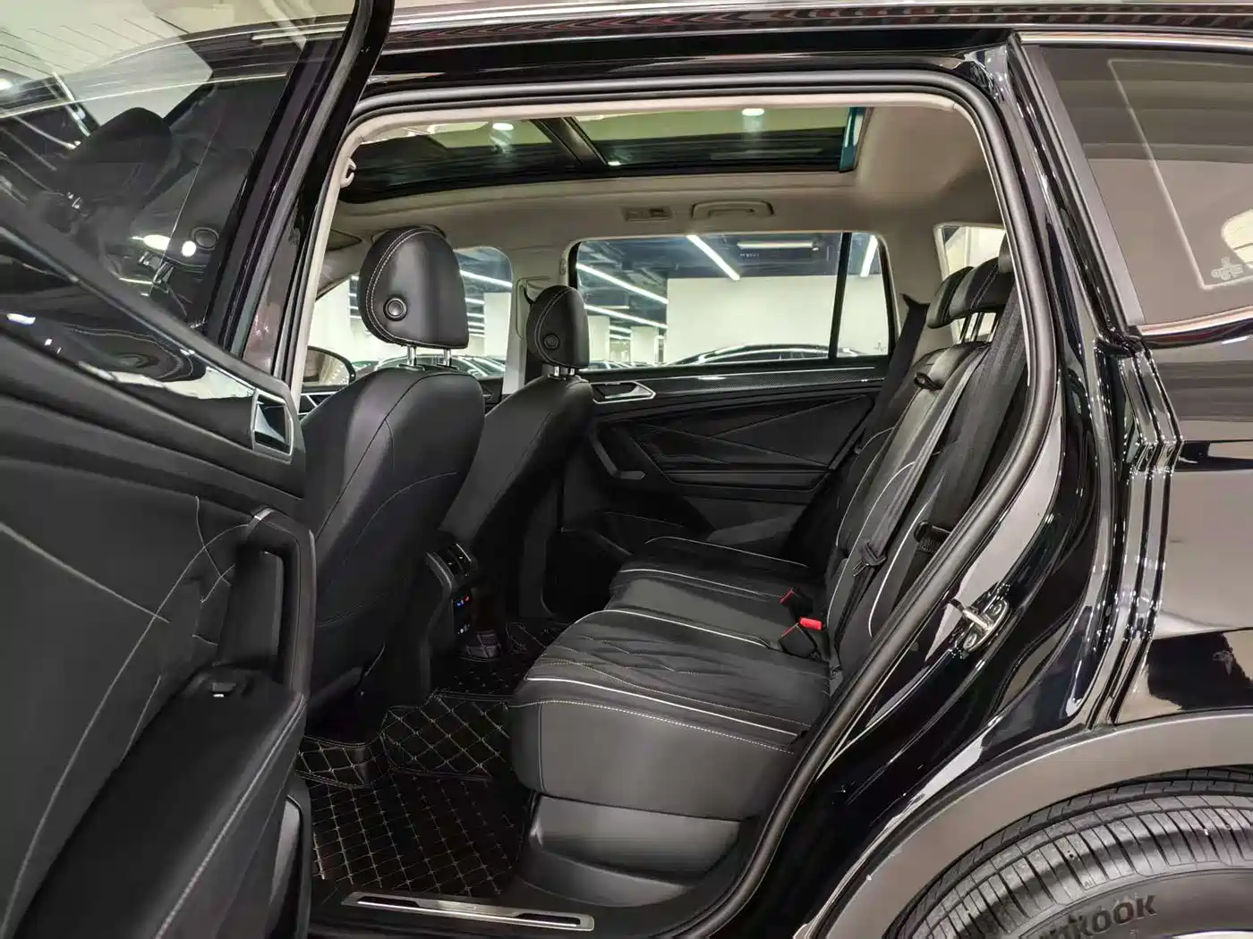 Volkswagen Tiguan L 2023 330TSI Auto 2WD R-Line Premium Edition фото 5