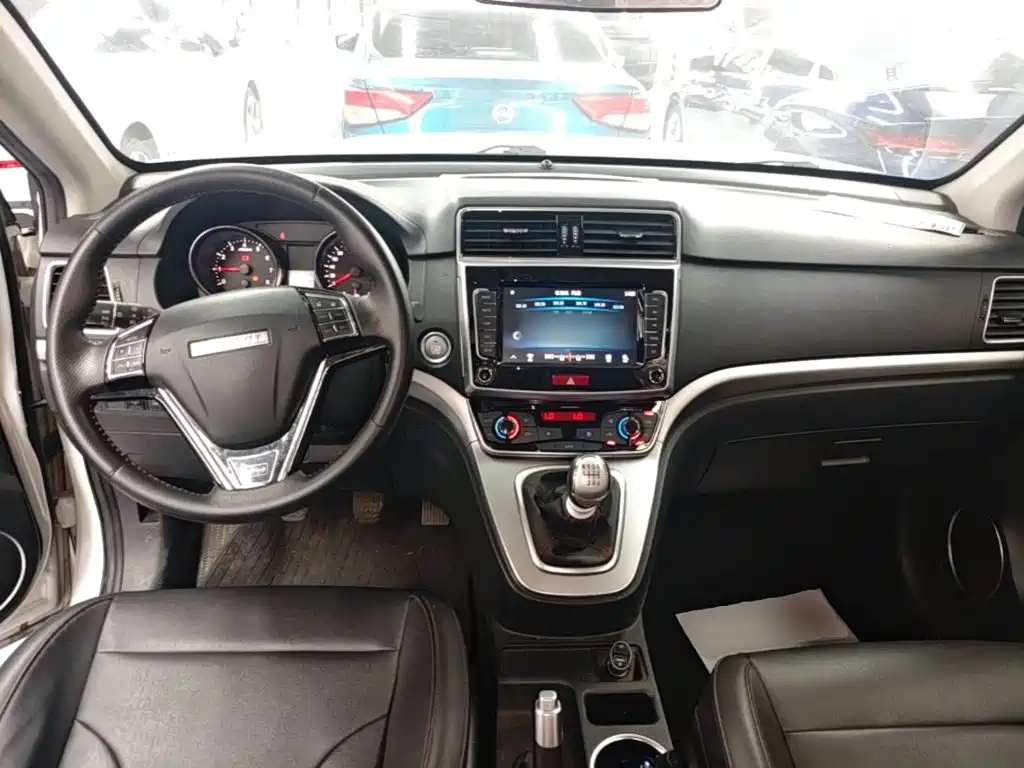 Photo 10 - Haval M6
