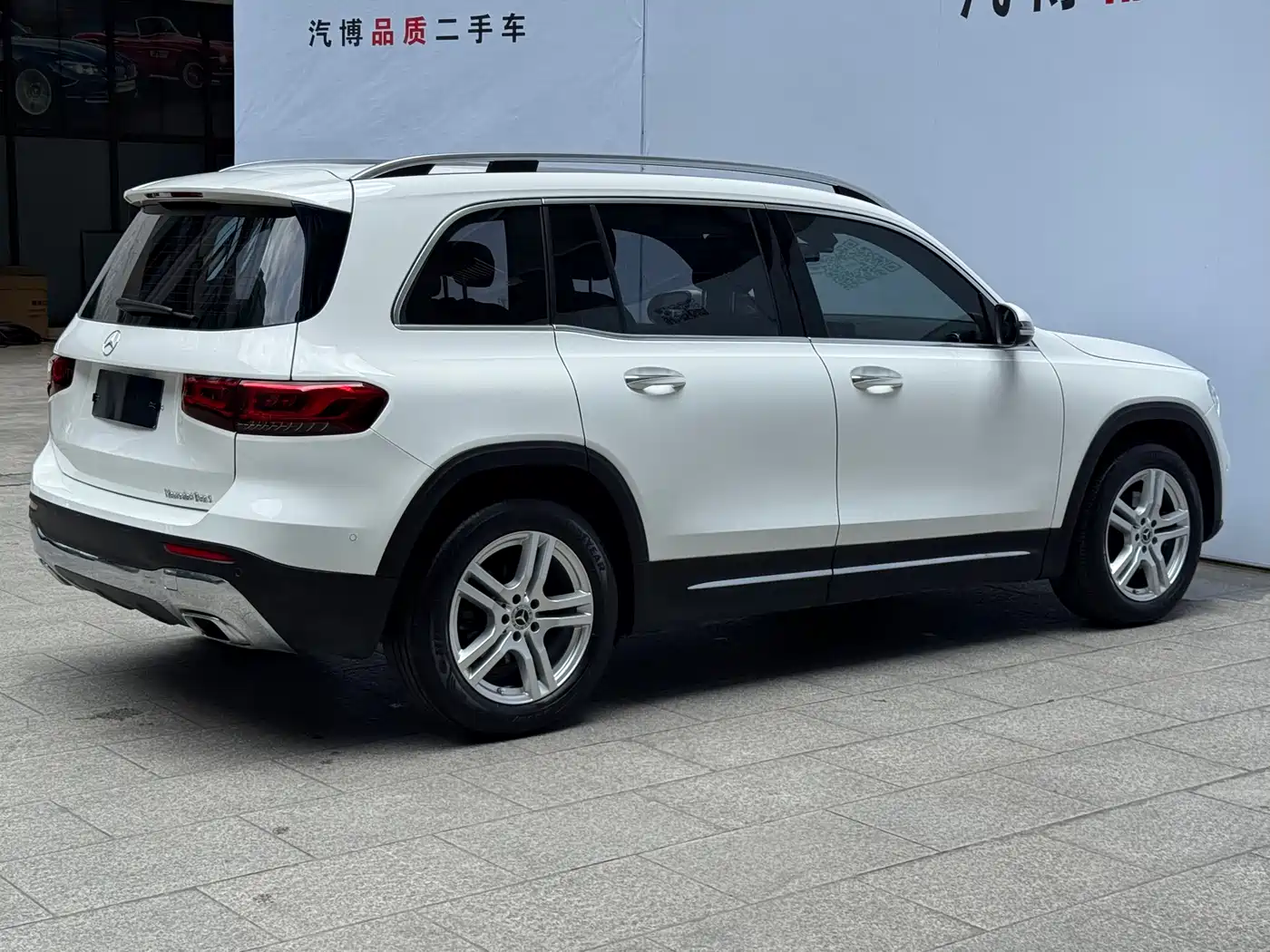 MERCEDES-BENZ GLB