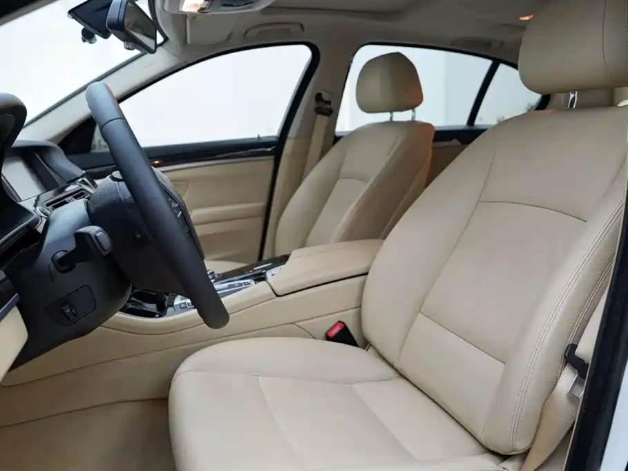 BMW 5 Series 2014 525Li Leading фото 7