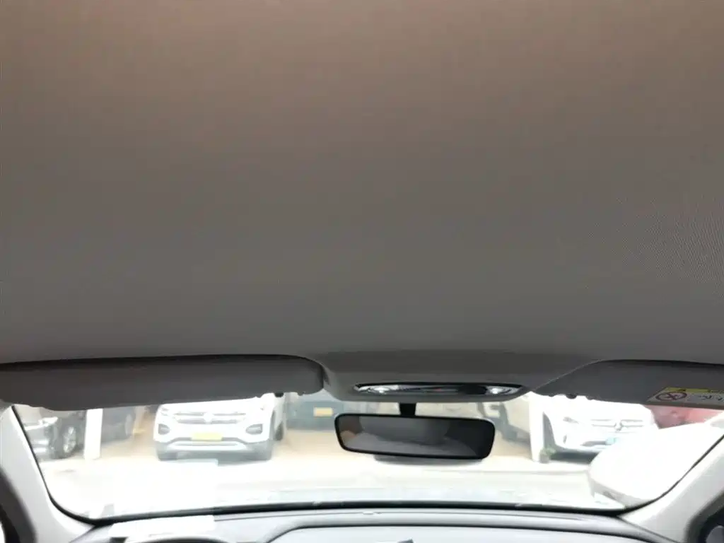 Geely Galaxy Galaxy L6 2025 EM-i 60km Voyage Edition фото 18