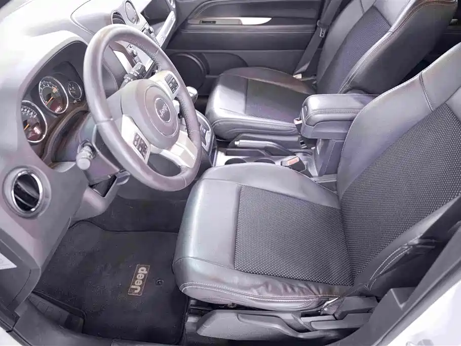Jeep Compass (Import) 2014 2014 2.4L 4WD Serpentine Collector's Edition