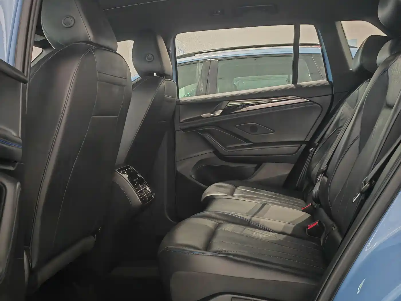 Volkswagen Tiguan L 2024 PRO 380TSI AWD R-Line Intelligent Leader Edition фото 9