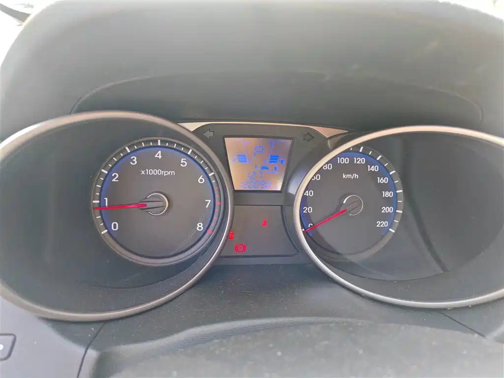 Hyundai Beijing Hyundai ix35 2013 2.0L Auto 2WD Smart GLS China IV фото 5