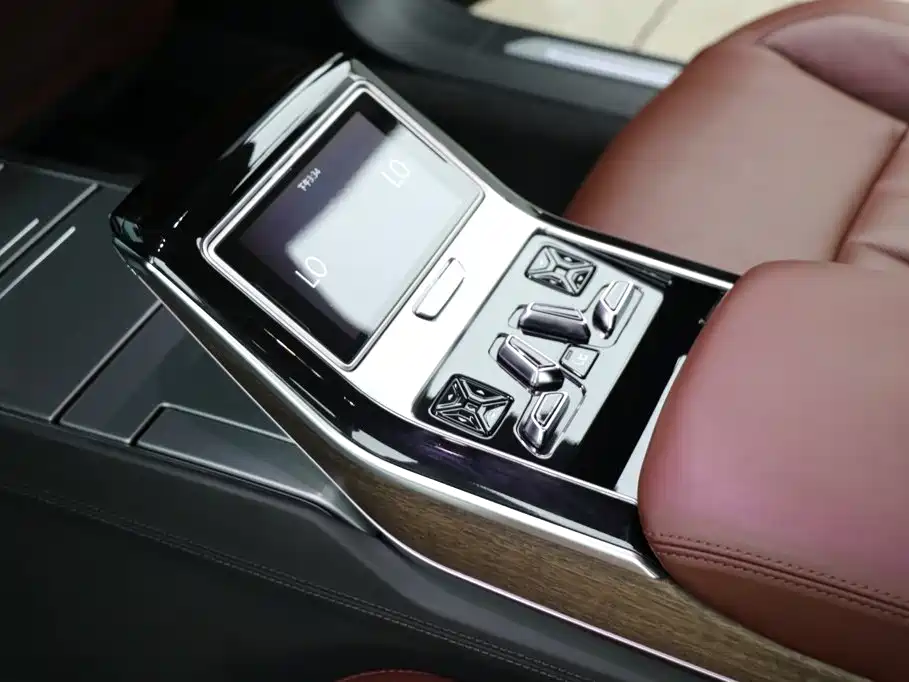 Photo 20 - Audi A8