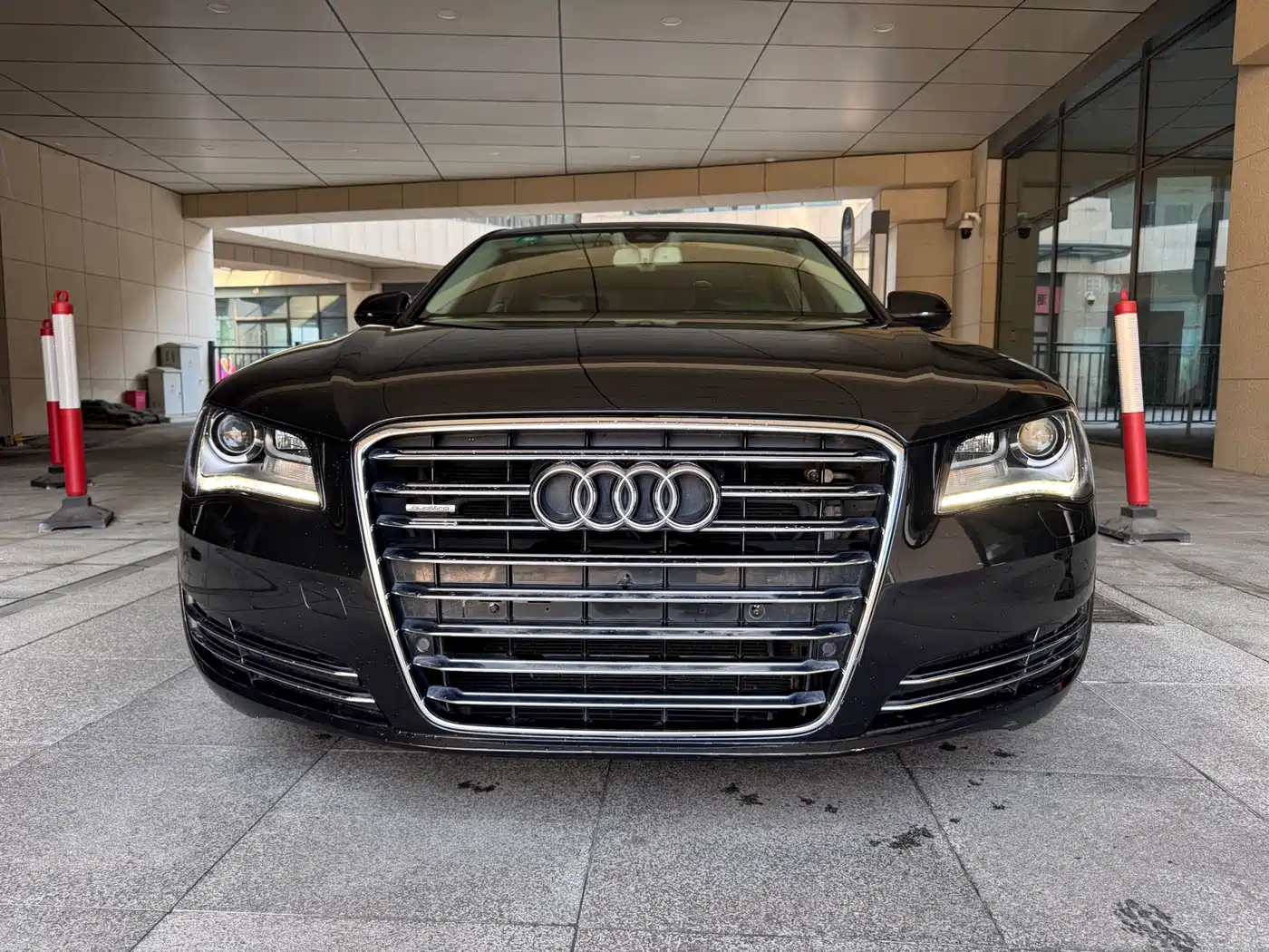 Audi A8 2011 A8L 3.0 TFSI quattro Luxury (213kW) фото 2
