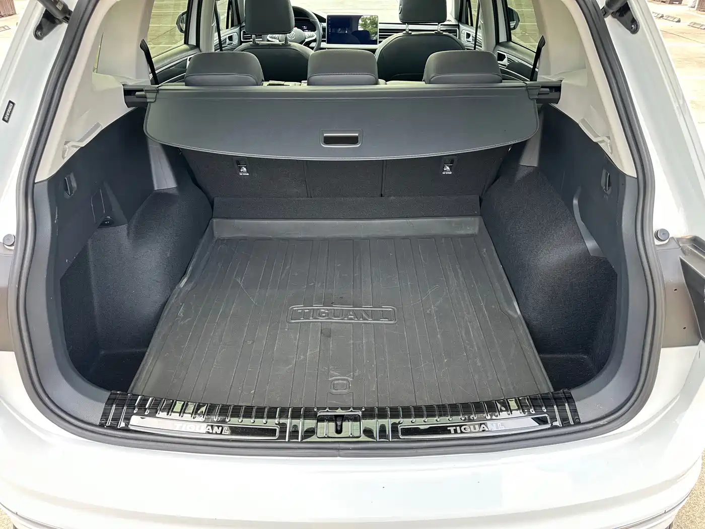 Volkswagen Tiguan L 2024 Outstanding 330TSI Auto 2WD R-Line Dragon Glory Edition фото 19