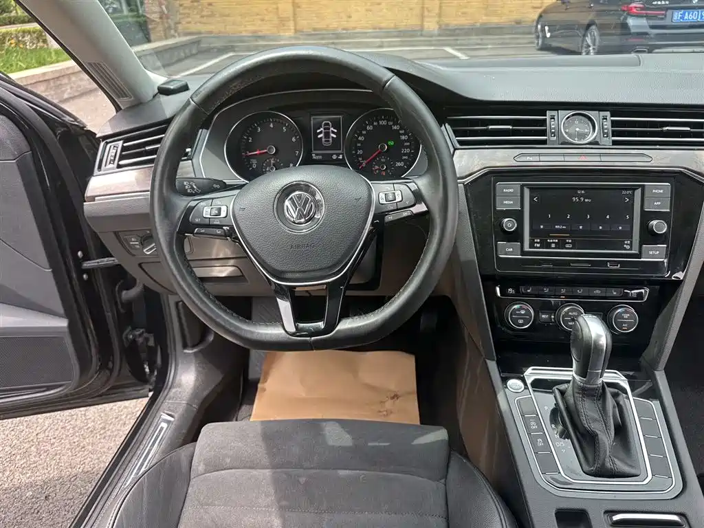 Volkswagen Magotan 2018 380TSI DSG Luxury фото 7