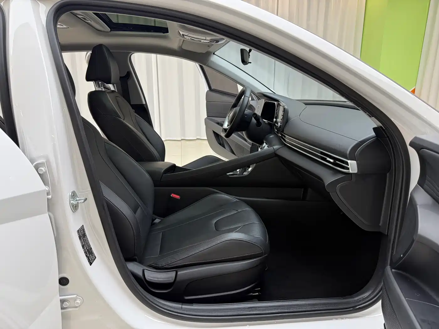 Hyundai Elantra 2023 1.5L CVT GLX Elite Edition фото 10