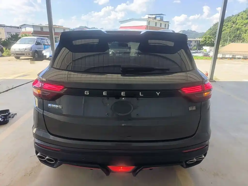 Фото 6 - Geely Binyue