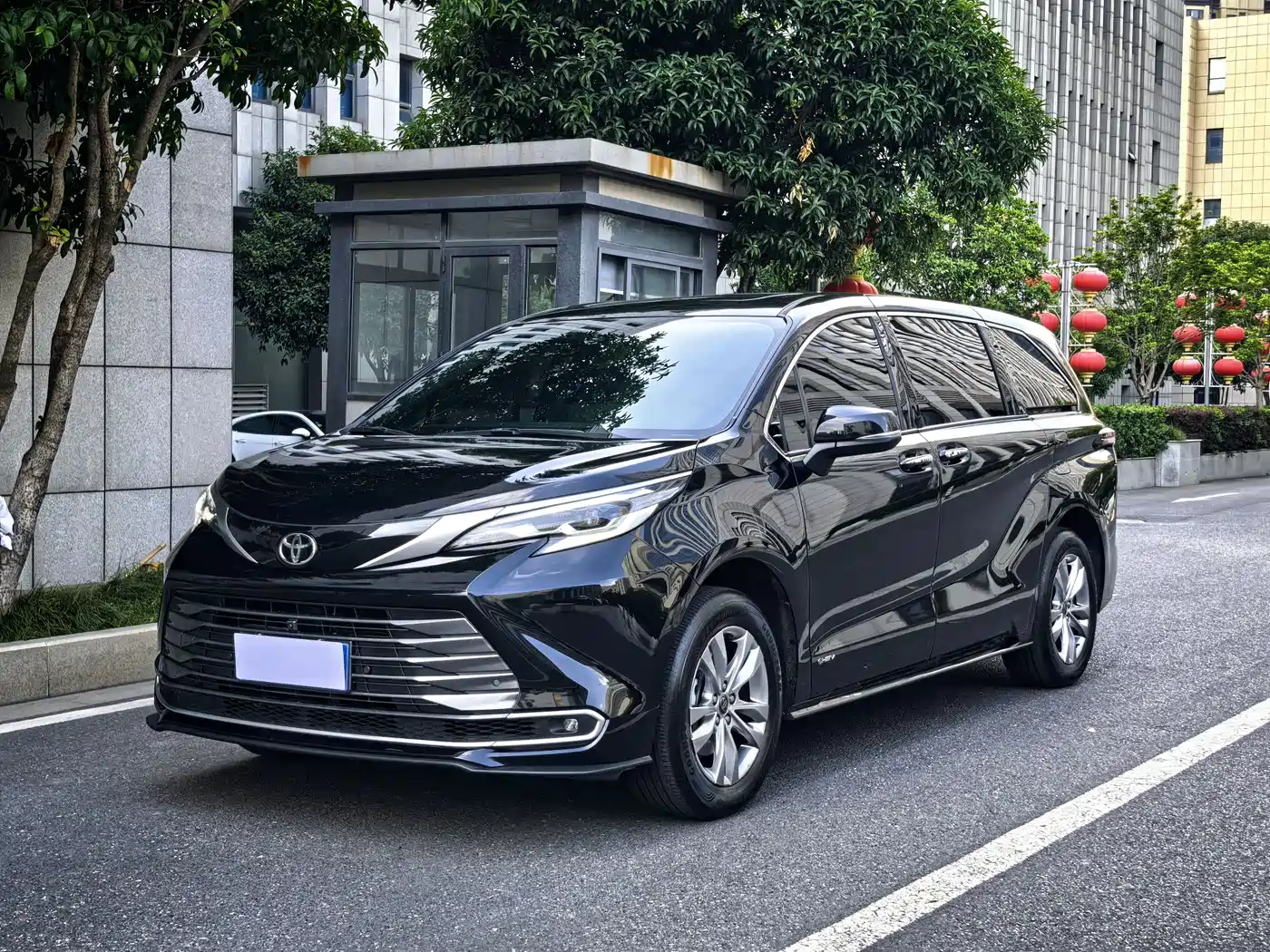 Toyota Sienna 2024 2.5L Hybrid 4WD Premium Edition
