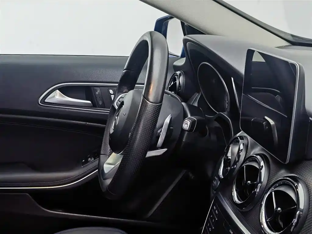 Mercedes-Benz GLA 2019 GLA 200 Dynamic фото 22