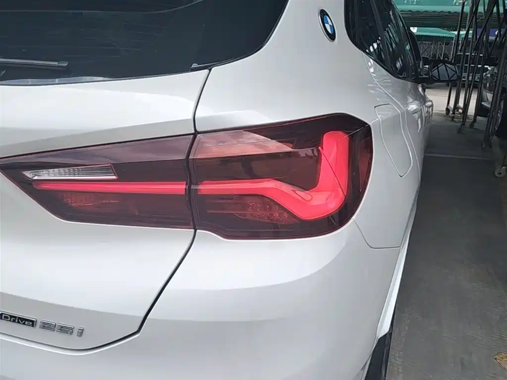 BMW X2 2023 sDrive25i M Sport Shadow Edition фото 8