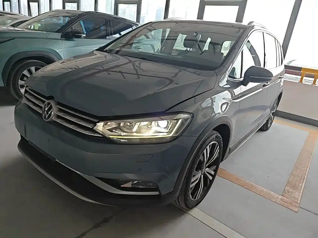 Volkswagen Touran 2021 Touran L 280TSI DSG Cross Edition 6-seater