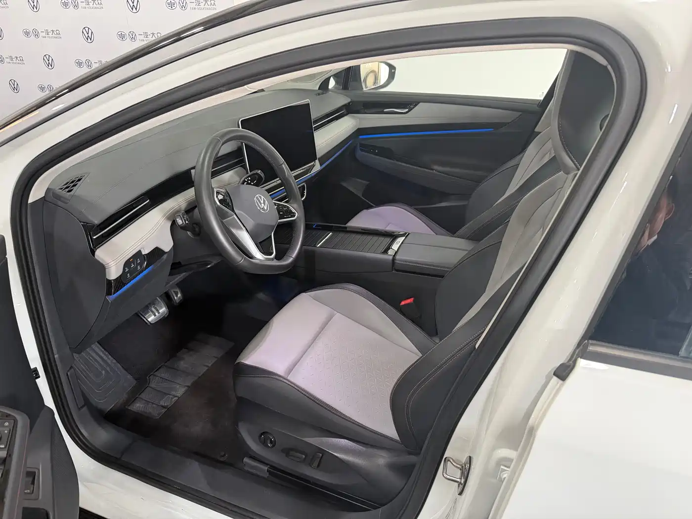 VOLKSWAGEN ID.7 VIZZION