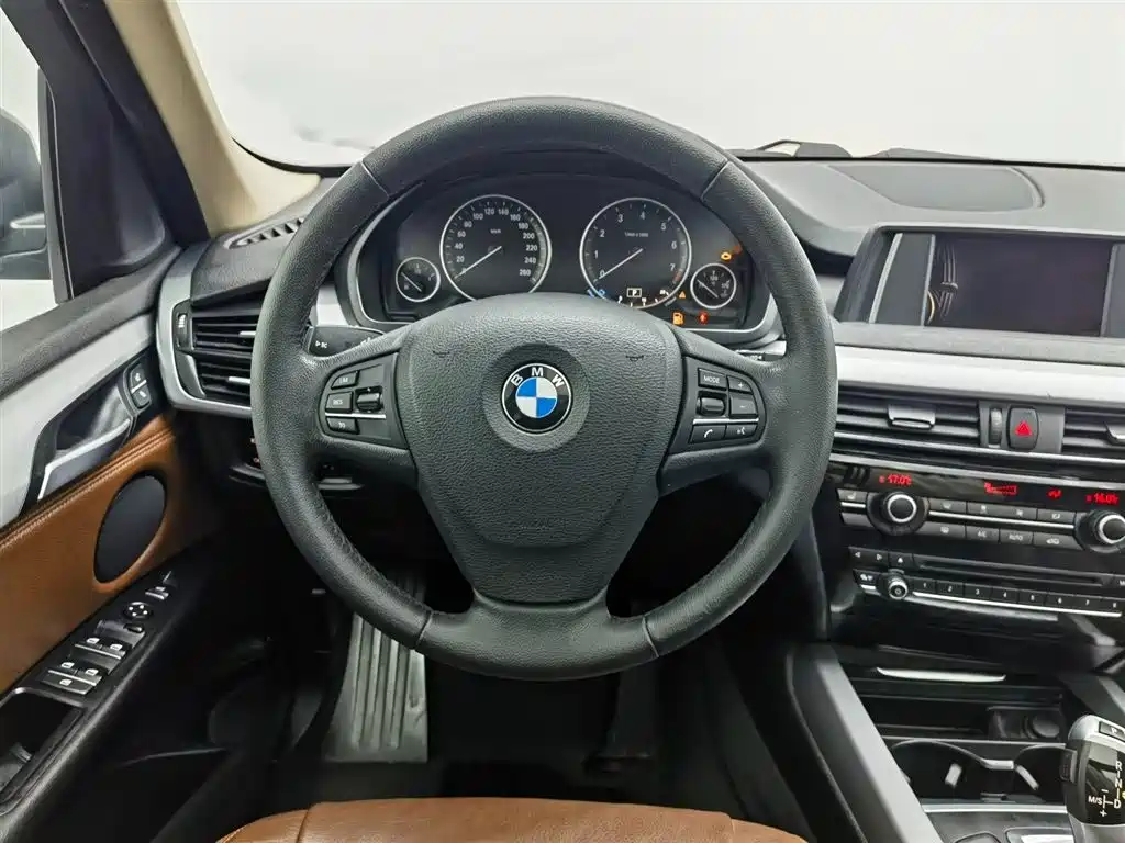 BMW X5 (Import) фото 16