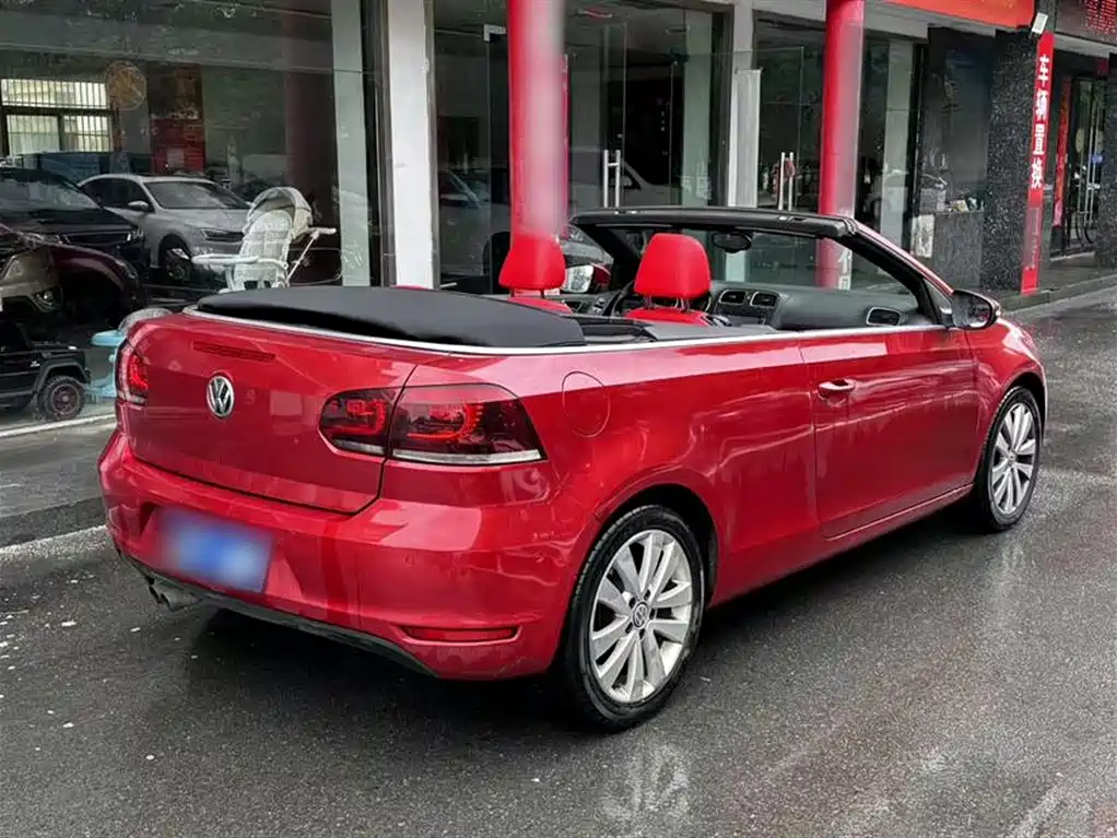 Volkswagen Golf (Import) 2012 1.4TSI Luxury Convertible Edition фото 5