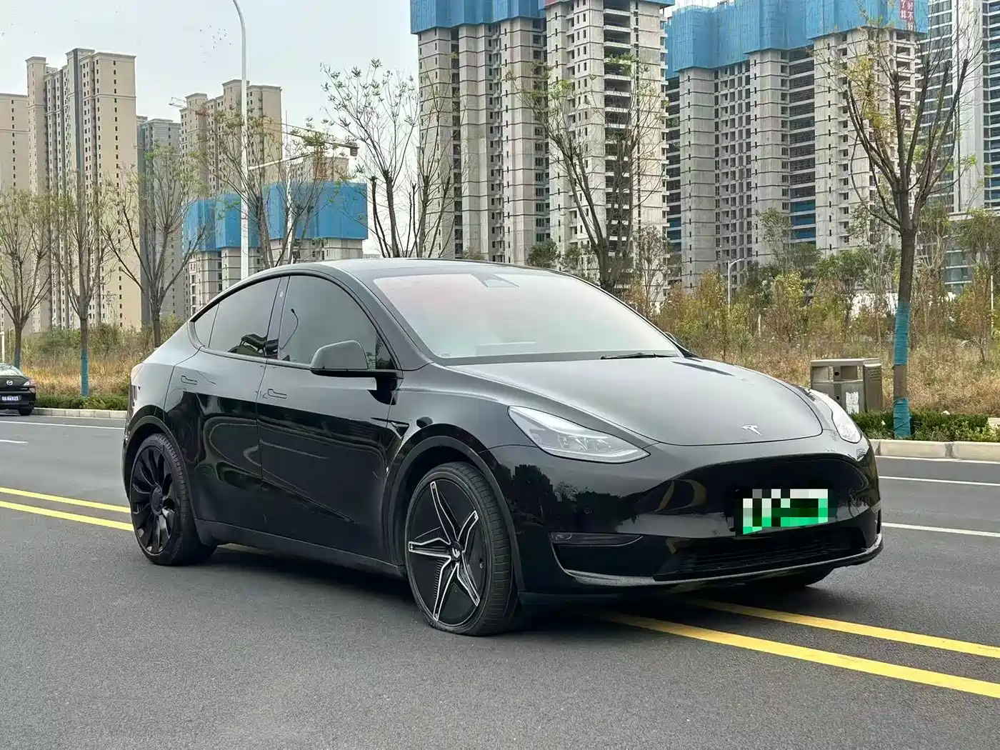 TESLA MODEL Y