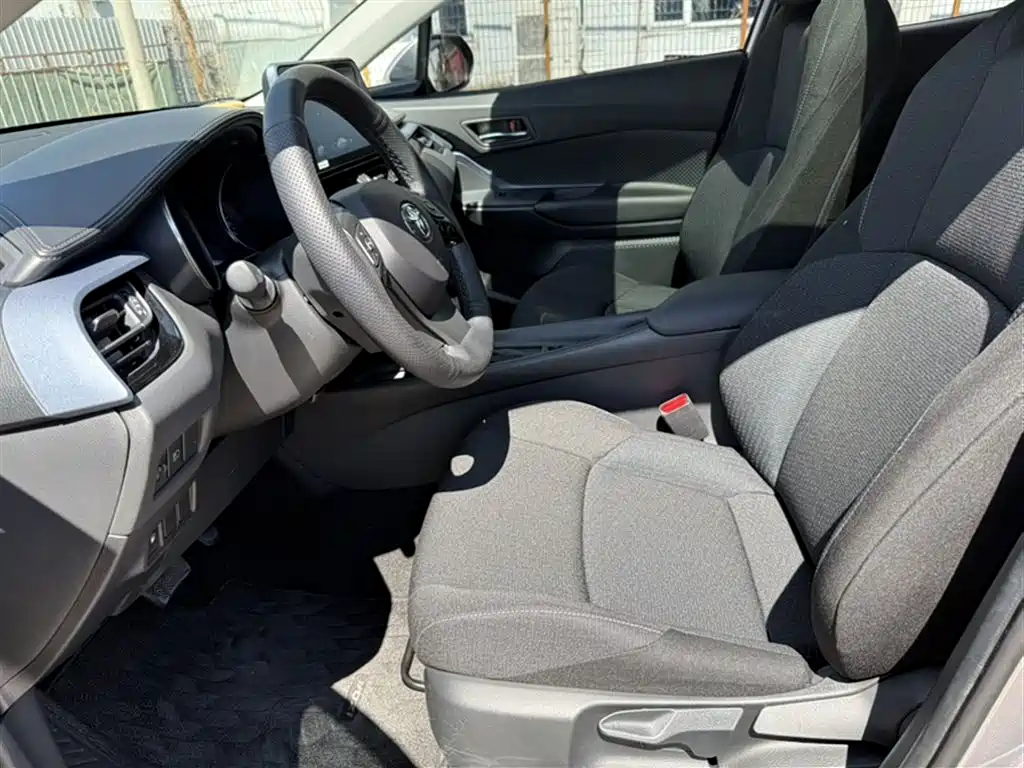 Toyota IZOA 2021 2.0L Yixiang Edition фото 8