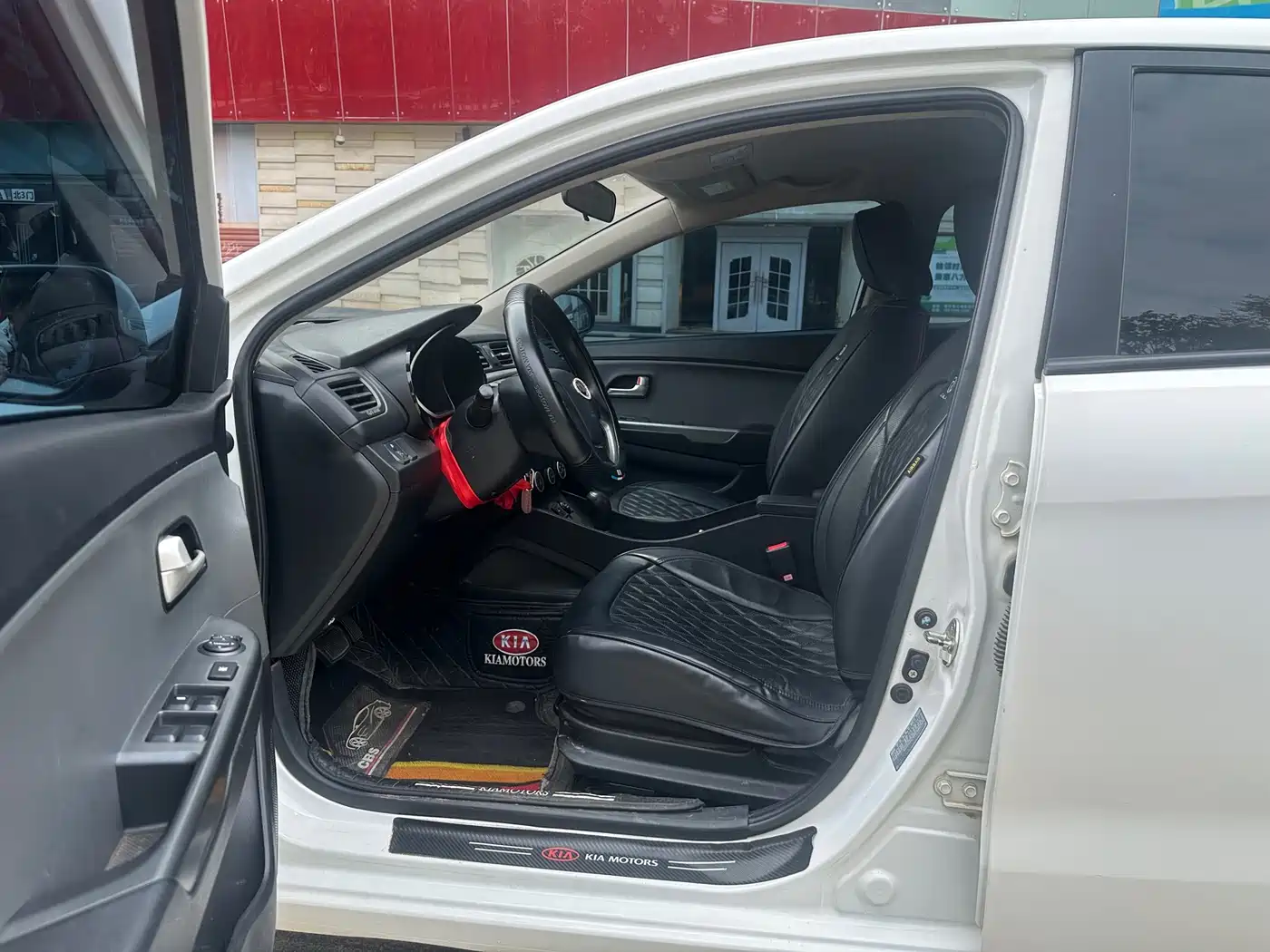KIA K2