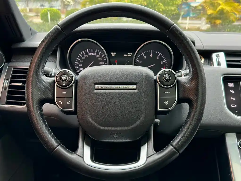 Land Rover Range Rover Sport фото 22