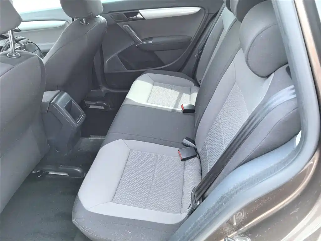 Volkswagen Lavida Tour 2013 1.6L Automatic Trend Style фото 13