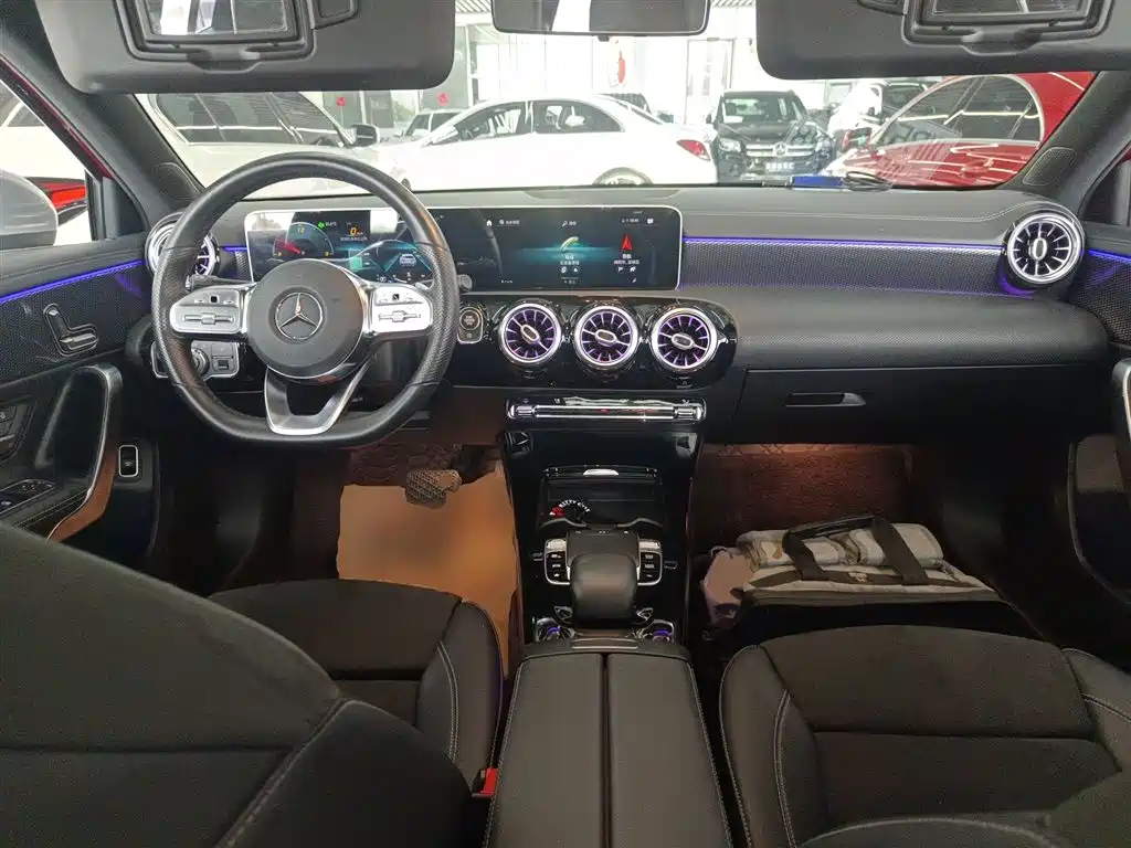 Mercedes-Benz A-Class 2020 A 200 L Sport Sedan фото 10